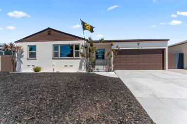 Main picture of 4 J St