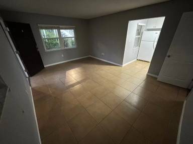 Main picture of 2066 Arlington St