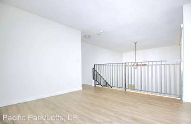 Main picture of 223 N Alvarado St
