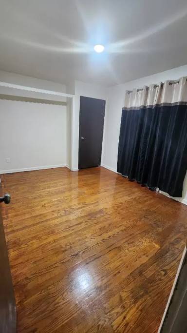 Main picture of 90 Schuyler Ave