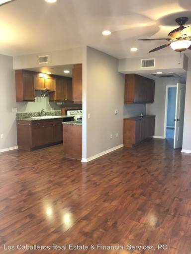 Main picture of 17230 Newhope St