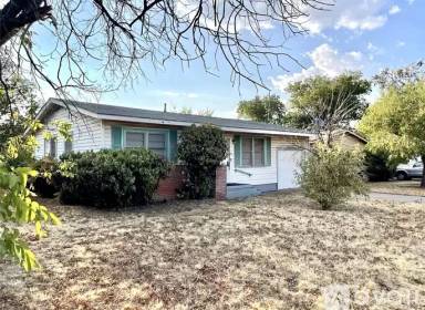 Main picture of 1510 N Mockingbird Ln