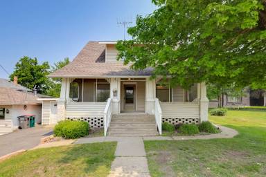 Main picture of 213 Spring St