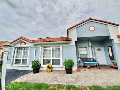 Main picture of 5571 NW 102nd Ct