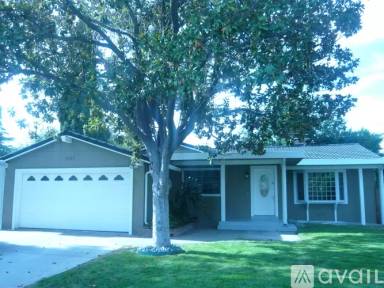 Main picture of 18325 McCoy Ave