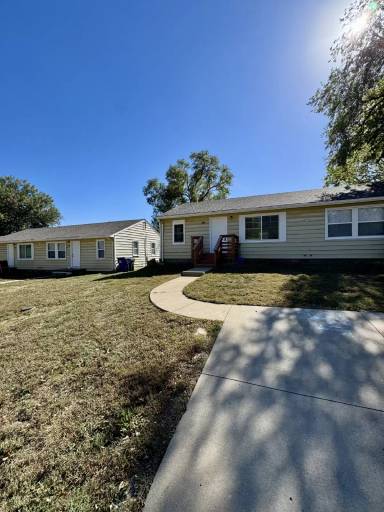 Main picture of 1523 W 22nd Ter