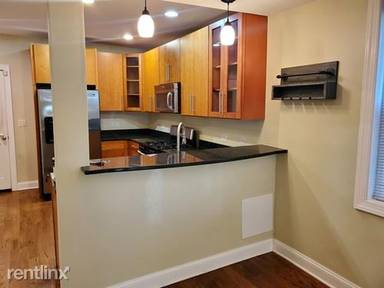 Main picture of 2303 N Maplewood Ave