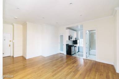 Main picture of 220 Sullivan St