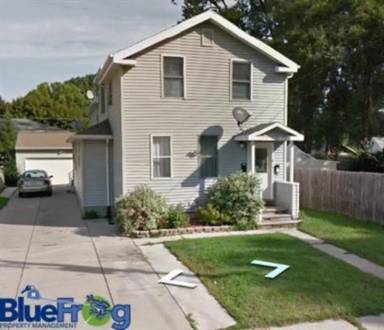 Main picture of 1733 Smith St