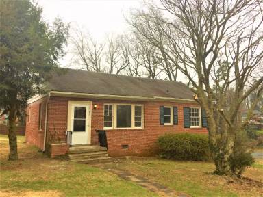 Main picture of 1701 Parlow Dr