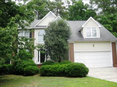 Main picture of 121 Ivy Brook Ln