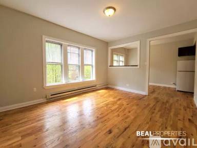 Main picture of 620-28 W Barry Ave