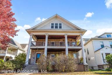 Main picture of 2205-15 Pleasant Ave