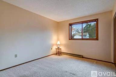 Main picture of 942 Main St NW