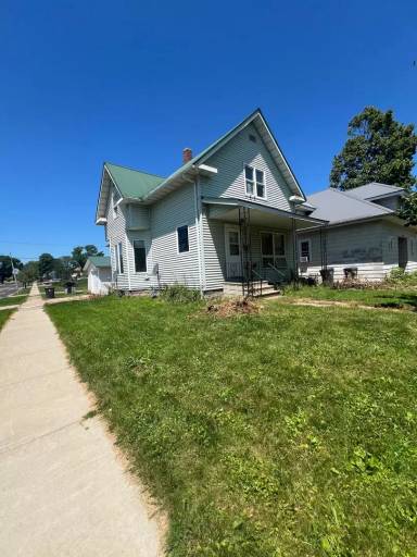 Main picture of 412 S Peach Ave