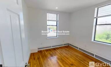 Main picture of 44A Joy St
