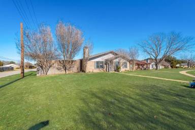 Main picture of 2717 Ivanridge Ln