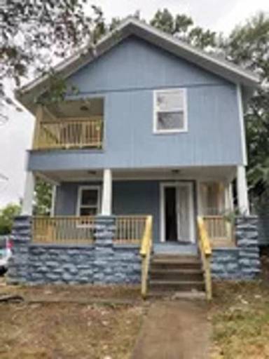 Main picture of 820 Monroe Ave