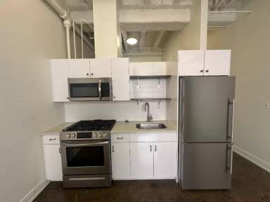 Main picture of 22 E Adams St