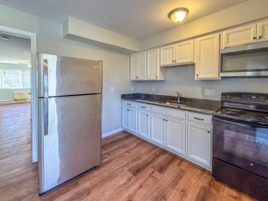 Main picture of 215 Jaffrey St