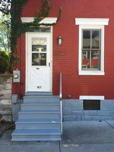 Main picture of 162 E Louther St