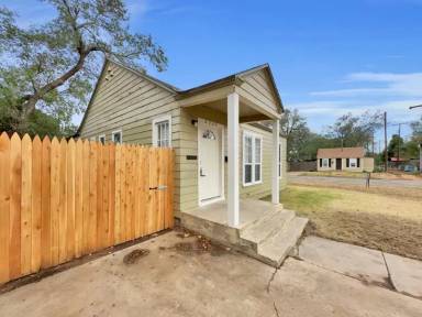 Main picture of 2323 25th St