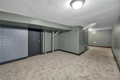 Main picture of 3112 W 100th St