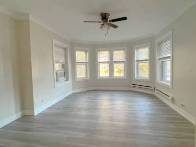 Main picture of 1417 W Hutchinson St