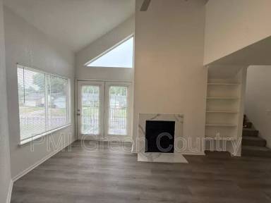 Main picture of 6639 S Victor Ave