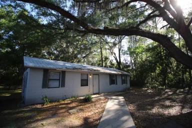 Main picture of 643 NE Waldo Rd