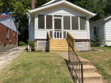 Main picture of 7567 Drexel Dr