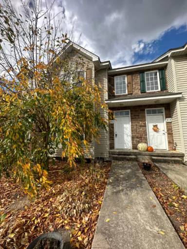 Main picture of 212 Swallow Dr