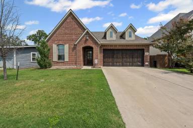 Main picture of 2913 Gordon Ave