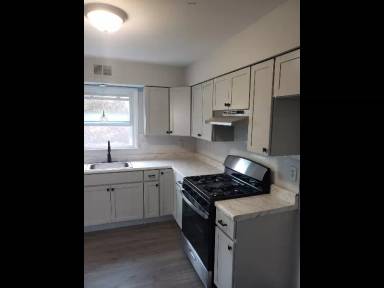 Main picture of 36 E 16th St