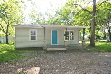 Main picture of 1910 N Lyon Ave