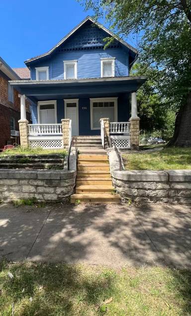 Main picture of 820 SW 6th Ave