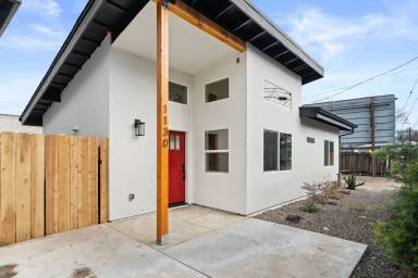 Main picture of 1124 W Sacramento Ave