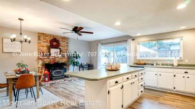 Main picture of 21 Burgundy Ct