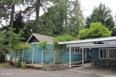 Main picture of 9722 Slater Ave NE