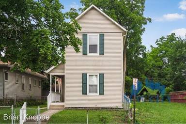 Main picture of 215 Taylor Ave