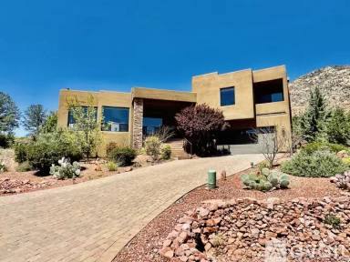 Main picture of 530 Windsong Dr