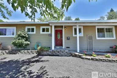 Main picture of 235 Ginger Dr