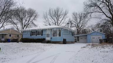 Main picture of 4726 E Ave NE