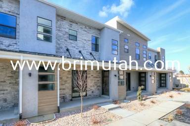 Main picture of 9204 S Holiday Bowl Ct