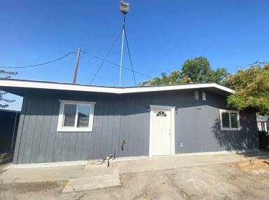 Main picture of 715 E River Ave