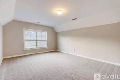 Main picture of 2403 Walnut Tree Ln