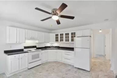 Main picture of 323 N High St