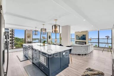 Main picture of 707 S Gulfstream Ave
