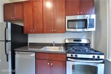 Main picture of 92 E 208th St