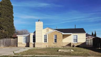 Main picture of 305 E Cuthbert Ave